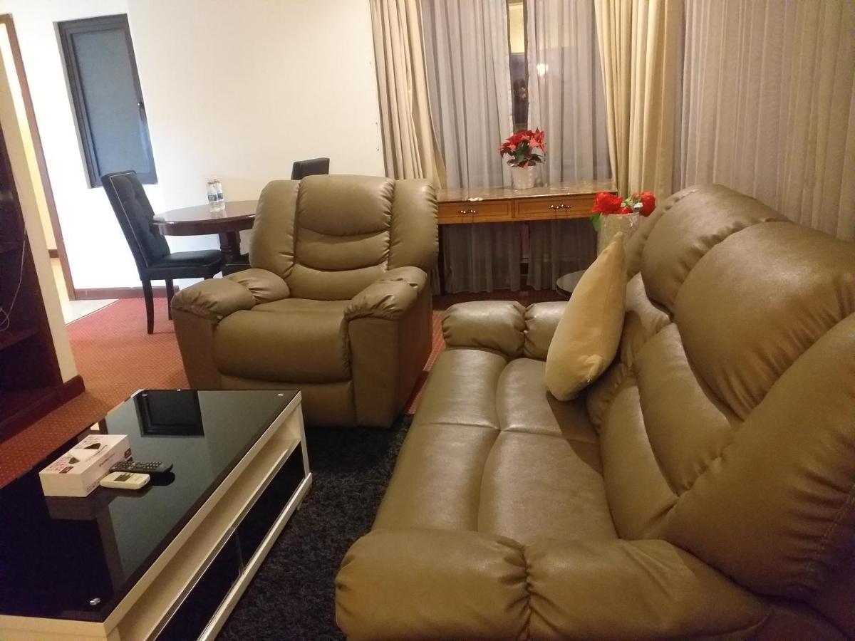 Sabah Suites At Times Square Kl Куала-Лумпур Экстерьер фото